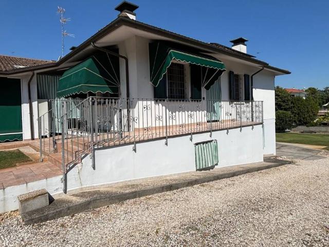Villa in vendita a Terre del Reno FE