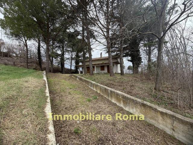 Villa in vendita a Terre Roveresche PU