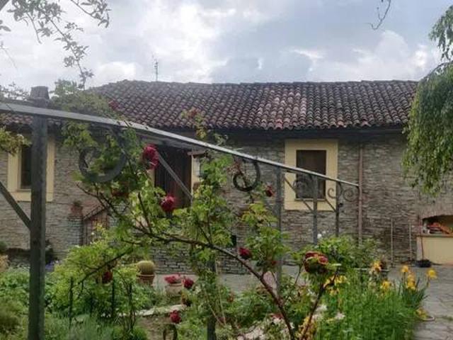 Villa in vendita a Terzo AL