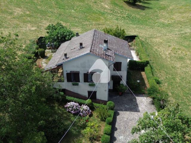 Villa in vendita a Tizzano Val Parma PR