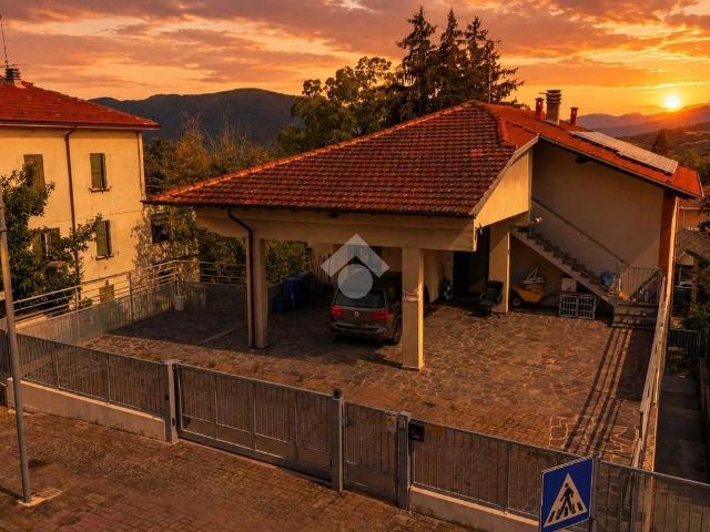 Villa in vendita a Tizzano Val Parma PR