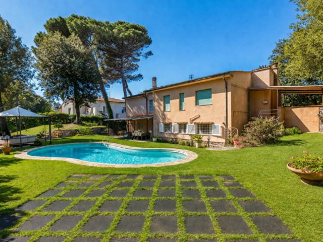 Villa in vendita a Tirrenia Pisa 275 mq Rif: 1407065