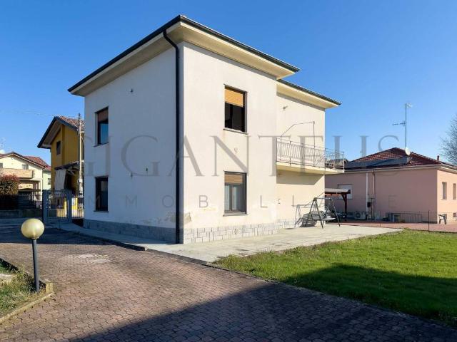 Villa in vendita a Tradate VA