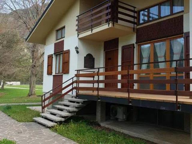 Villa in vendita a Tramonti di Sotto PN