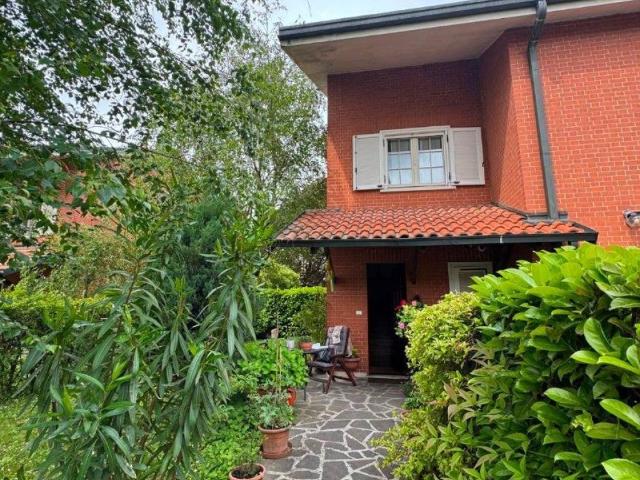 Villa in vendita a Travacò Siccomario PV