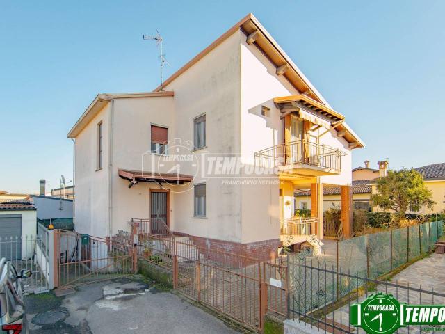 Villa in vendita a Travaco' Siccomario