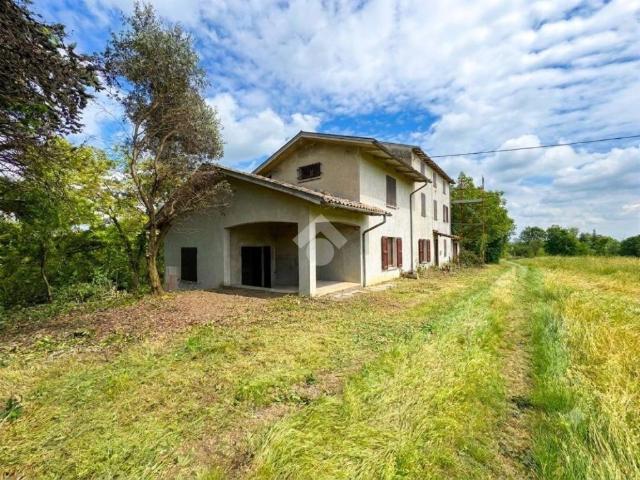 Villa in vendita a Traversetolo PR