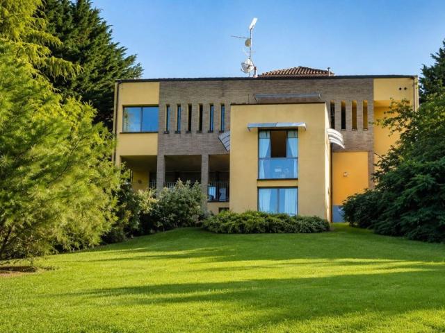 Villa in vendita a Traversetolo