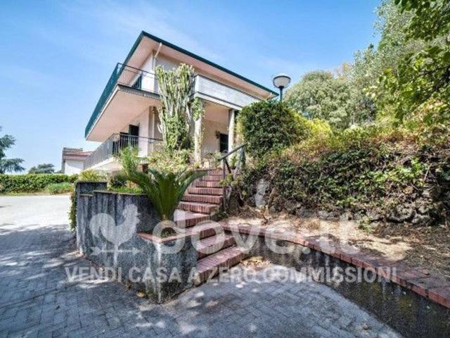 Villa in vendita a Trecastagni