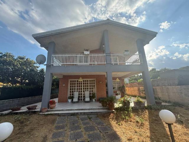 Villa in vendita a Trecastagni CT