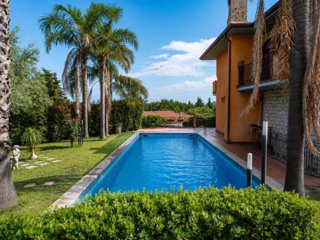 Villa in vendita a Trecastagni CT
