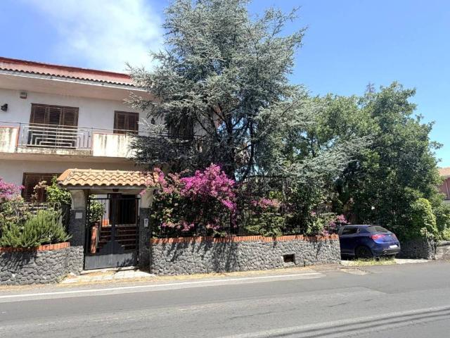 Villa in vendita a Trecastagni CT
