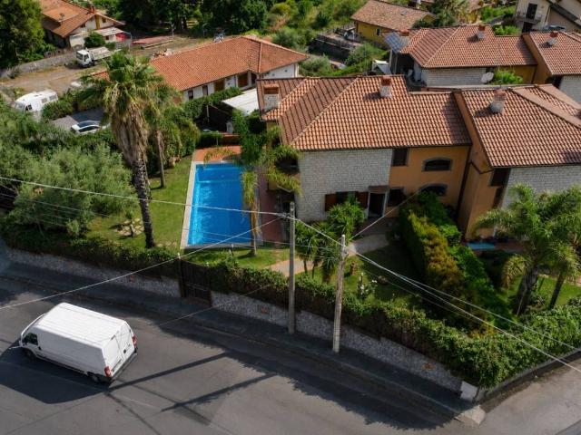 Villa in vendita a Trecastagni CT