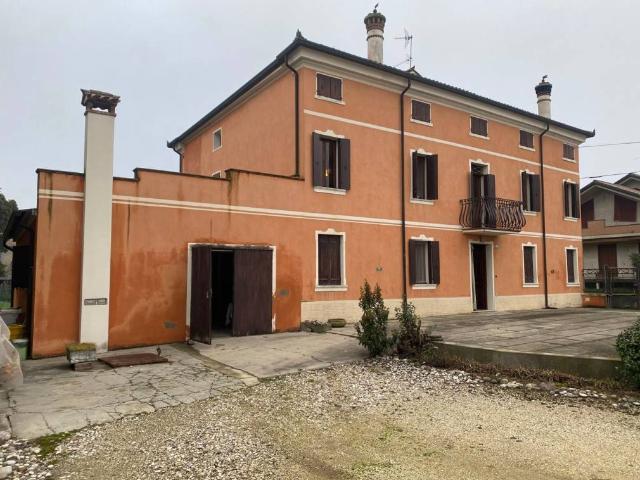 Villa in vendita a Trecenta RO