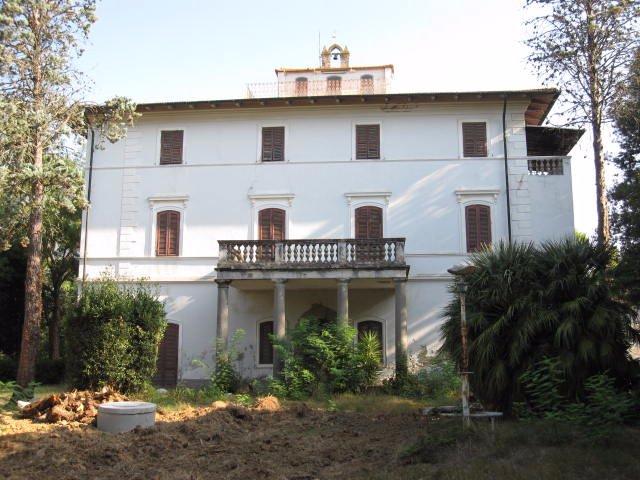 Villa in vendita a Treggiaia Pontedera in Da ristrutturare composto da 25vani