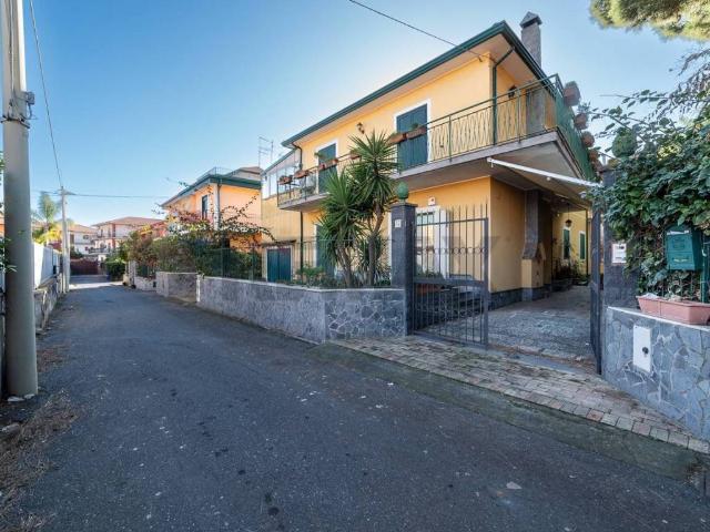 Villa in vendita a Tremestieri Etneo CT