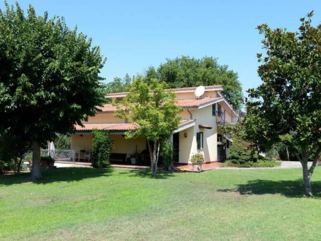Villa in vendita a Trevignano Romano RM
