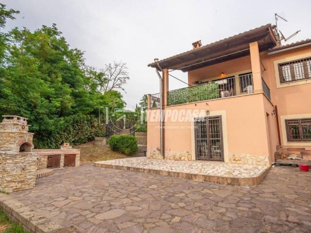 Villa in vendita a Trevignano Romano RM