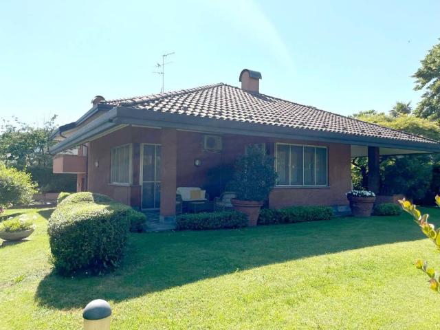 Villa in vendita a Trezzano sul Naviglio MI