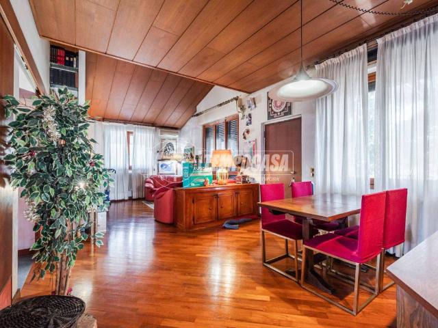 Villa in vendita a Trezzano sul Naviglio MI