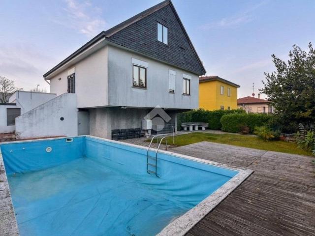 Villa in vendita a Trezzo sull'Adda MI