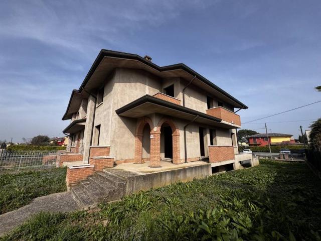 Villa in vendita a Tribano PD