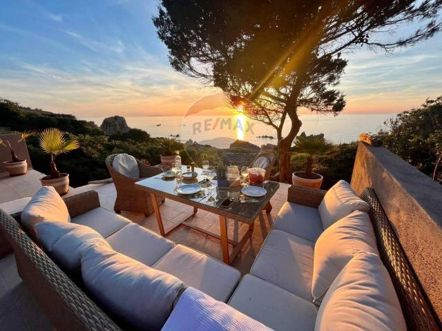 Villa in vendita a Trinità d'Agultu e Vignola