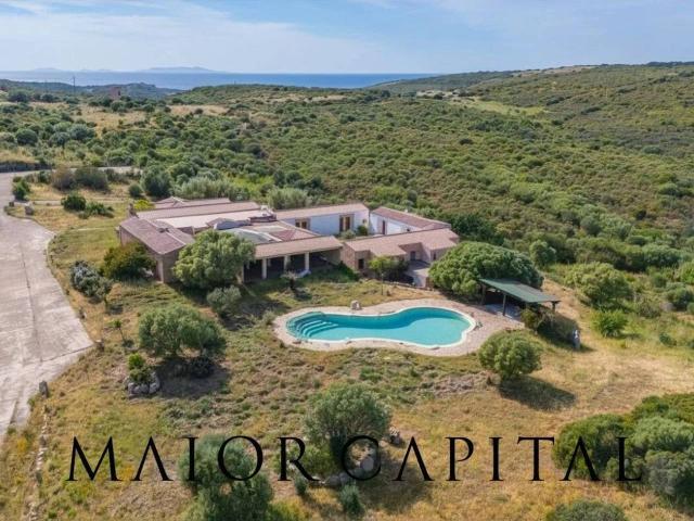 Villa in vendita a Trinità d'Agultu e Vignola