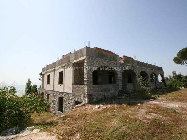 Villa in vendita a Tuoro Sul Trasimeno