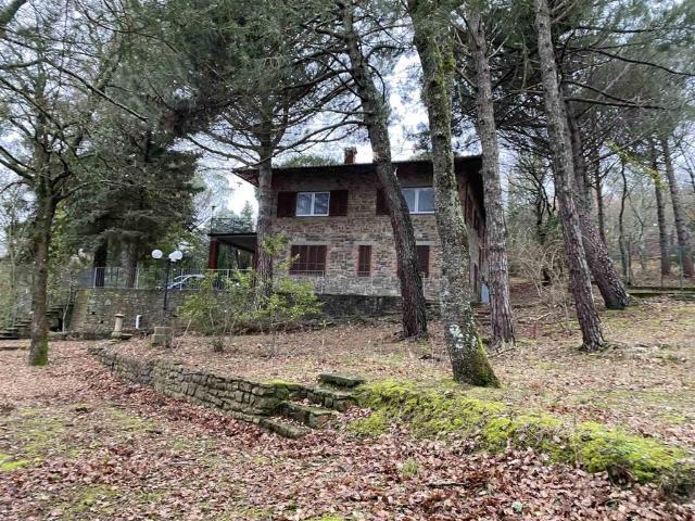 Villa in vendita a Tuoro sul Trasimeno PG