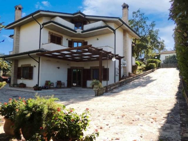 Villa in vendita a Turrivalignani PE