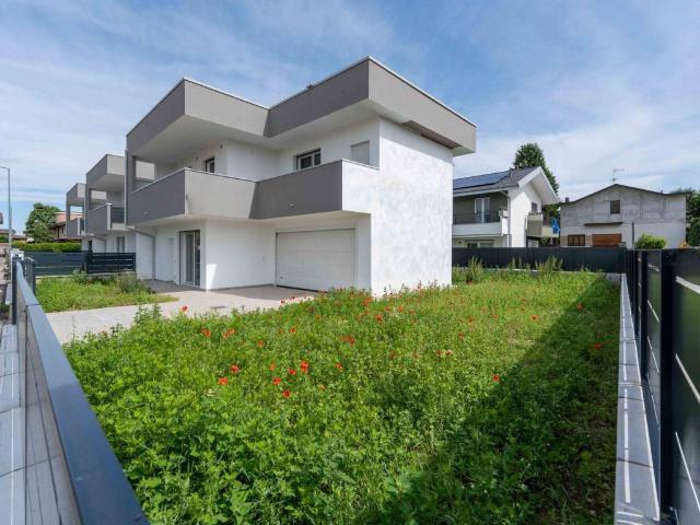 Villa in vendita a Uboldo VA