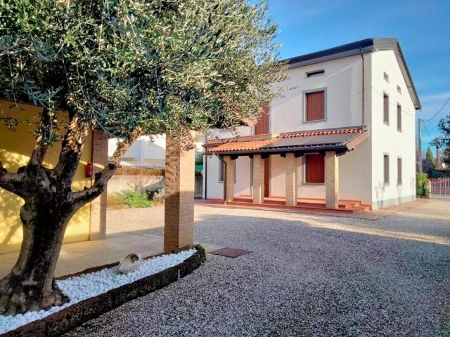 Villa in vendita a Udine UD