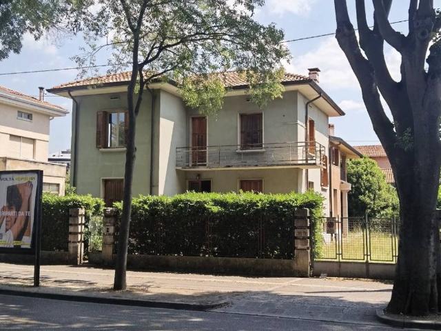 Villa in vendita a Udine UD