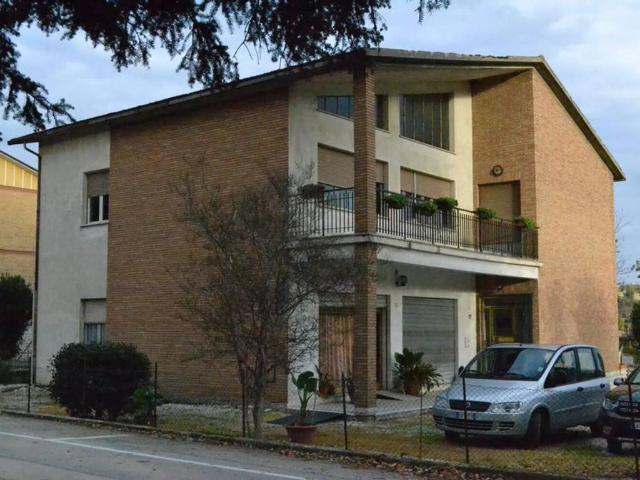 Villa in vendita a Urbino PU