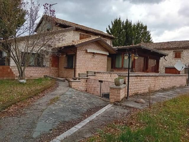 Villa in vendita a Urbino PU