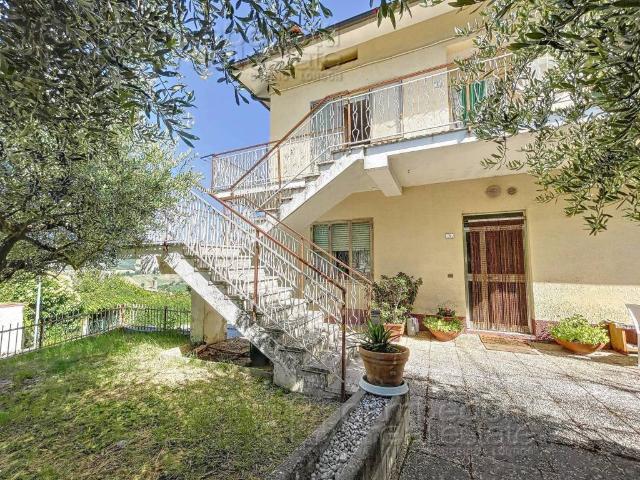 Villa in vendita a Urbino PU