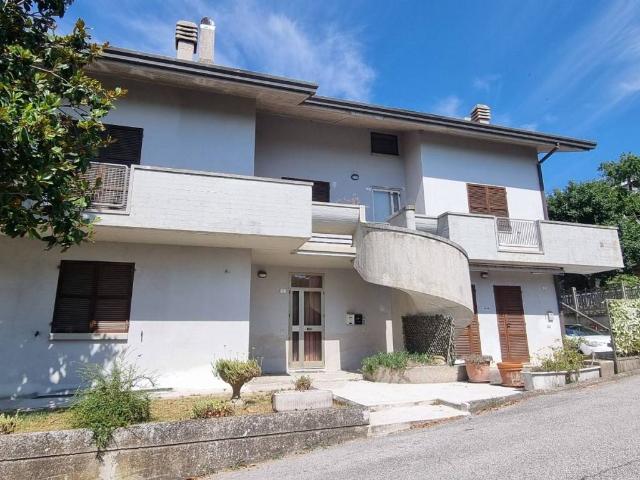 Villa in vendita a Urbino PU
