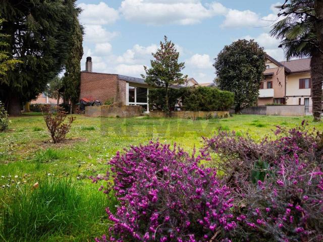 Villa in vendita a Usmate Velate