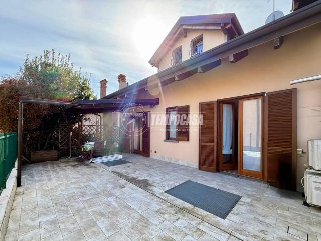 Villa in vendita a Usmate Velate MB