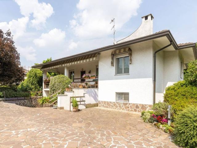 Villa in vendita a Usmate Velate MB