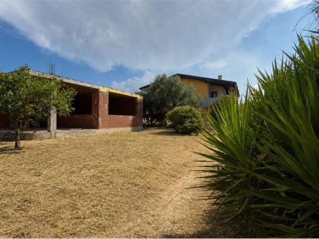 Villa in vendita a Uta CA