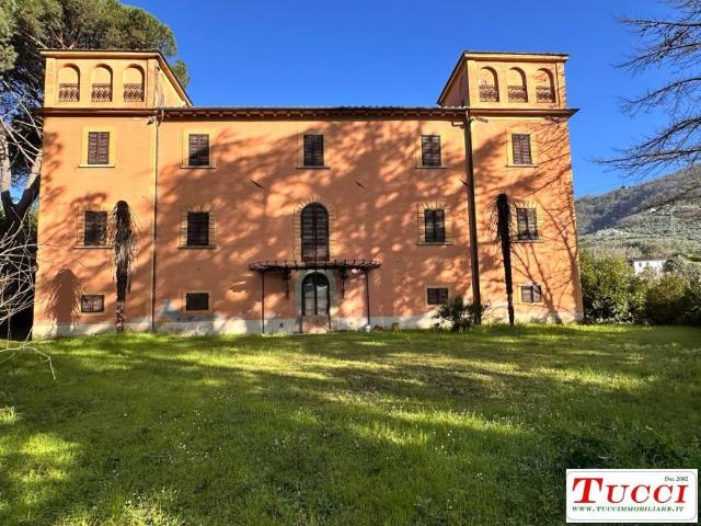 Villa in vendita a Uzzano PT