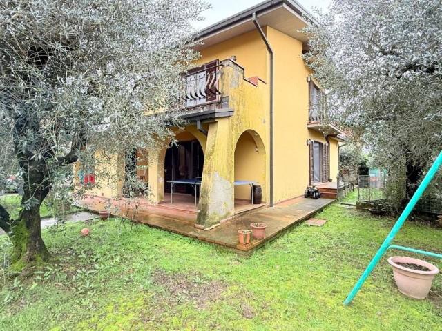Villa in vendita a Uzzano PT
