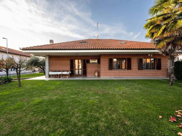 Villa in vendita a Volpiano TO