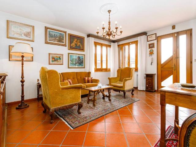 Villa in vendita a Vaiano PO