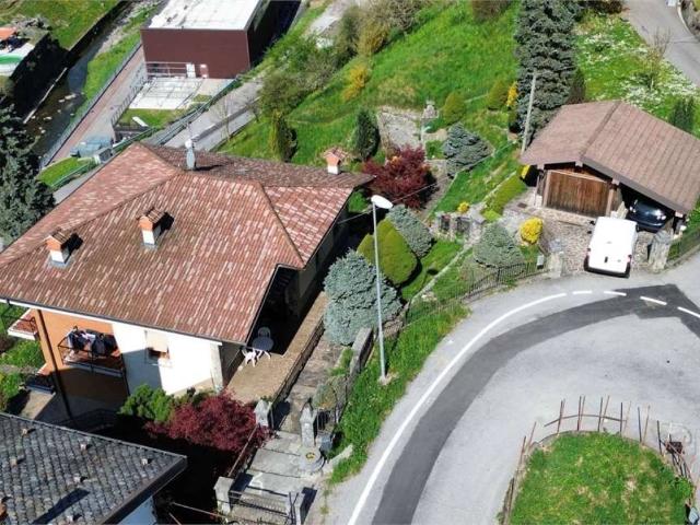 Villa in vendita a Val Brembilla BG
