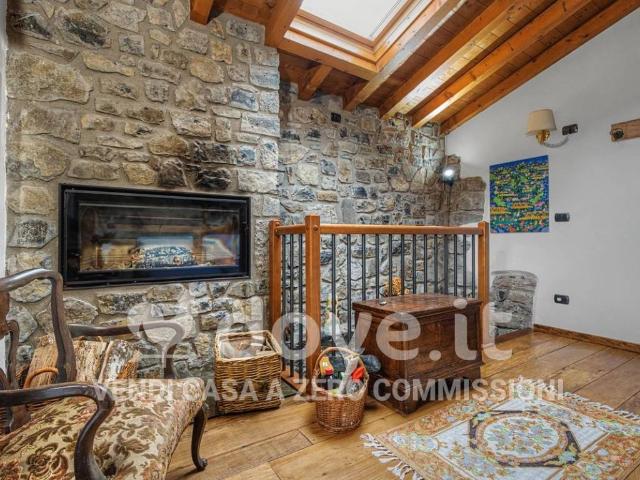 Villa in vendita a Val Brembilla BG