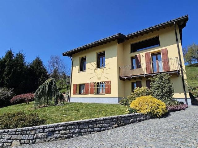 Villa in vendita a Val Brembilla BG