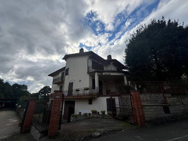 Villa in vendita a Valentano VT
